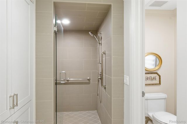 25235 Canterbury Road, Franklin Village, MI 48025