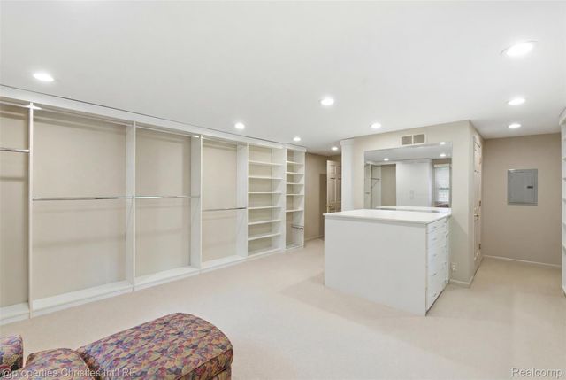 25235 Canterbury Road, Franklin Village, MI 48025
