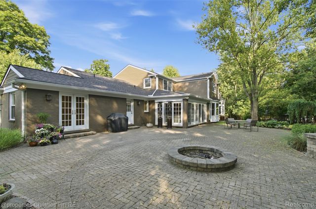 25235 Canterbury Road, Franklin Village, MI 48025