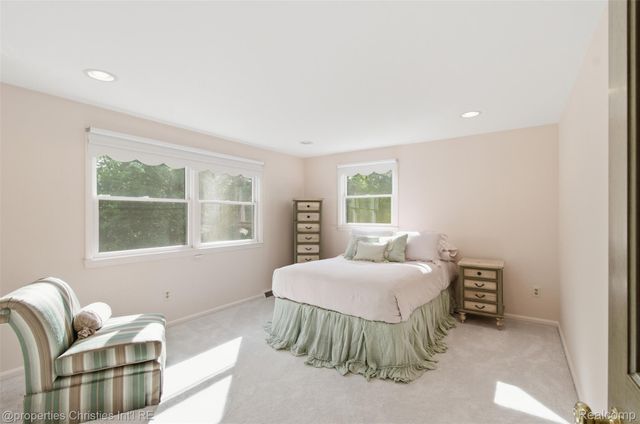 25235 Canterbury Road, Franklin Village, MI 48025