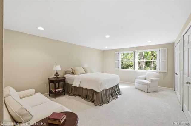 25235 Canterbury Road, Franklin Village, MI 48025