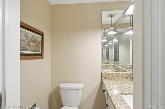 25235 Canterbury Road, Franklin Village, MI 48025