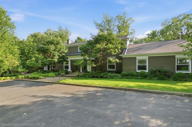 25235 Canterbury Road, Franklin Village, MI 48025