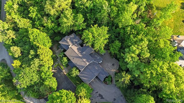 25235 Canterbury Road, Franklin Village, MI 48025