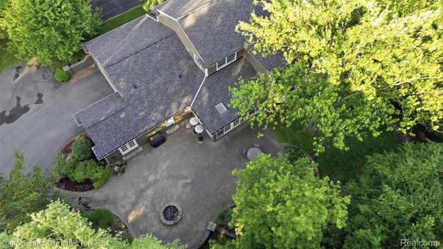 25235 Canterbury Road, Franklin Village, MI 48025