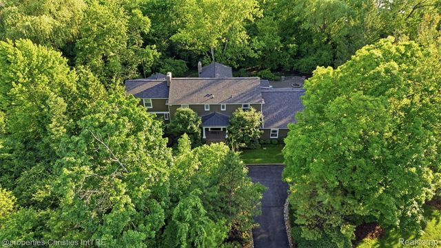 25235 Canterbury Road, Franklin Village, MI 48025