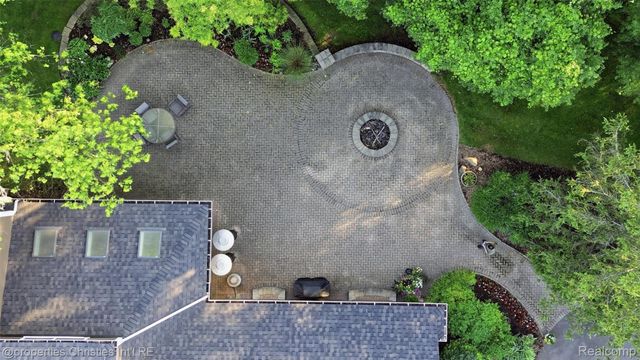 25235 Canterbury Road, Franklin Village, MI 48025