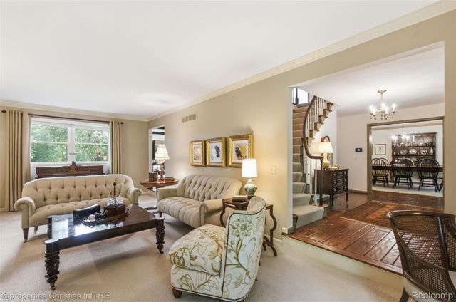 25235 Canterbury Road, Franklin Village, MI 48025