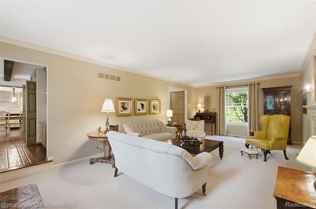 25235 Canterbury Road, Franklin Village, MI 48025