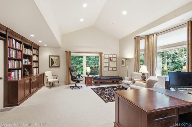 25235 Canterbury Road, Franklin Village, MI 48025