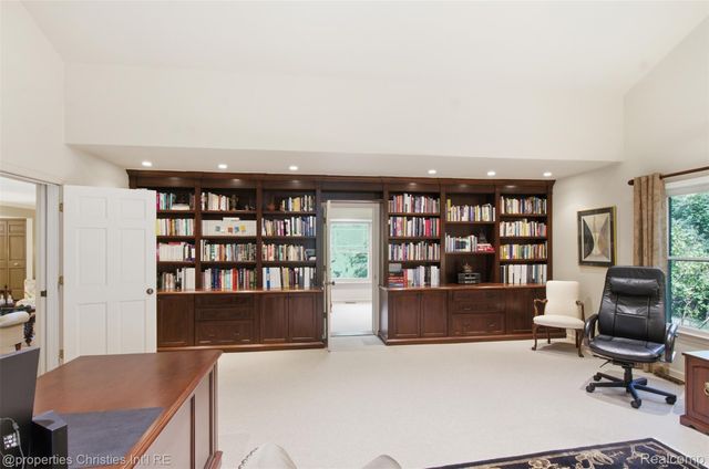 25235 Canterbury Road, Franklin Village, MI 48025