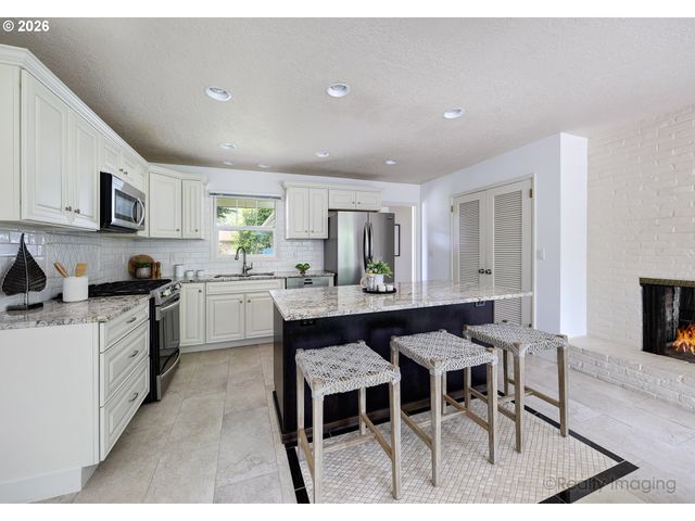 5320 Sw CHERRY Ave, Beaverton, OR 97005