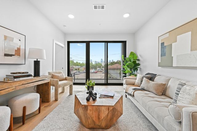 2209 S 1st ST 209, Austin, TX 78704