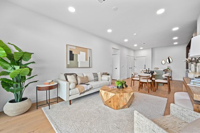 2209 S 1st ST 209, Austin, TX 78704