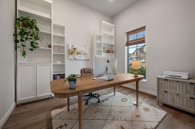 924 Hornsby HOLW, Leander, TX 78641