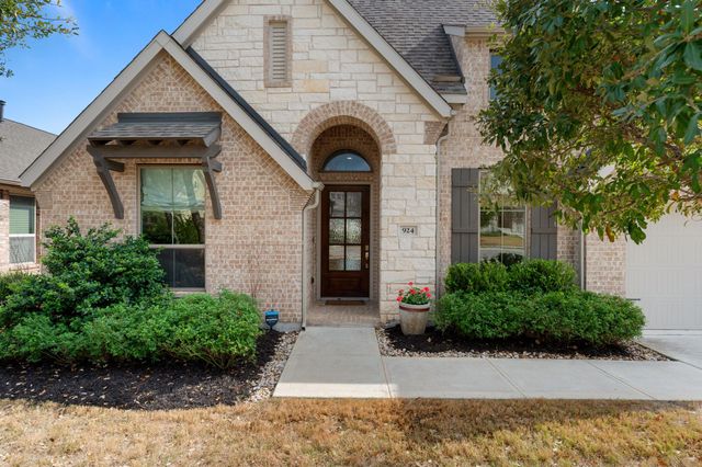 924 Hornsby HOLW, Leander, TX 78641