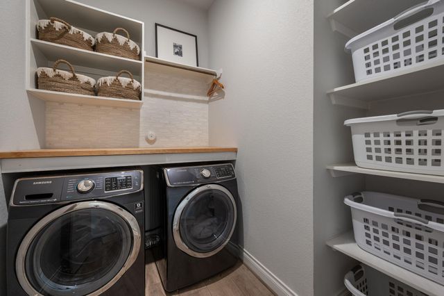 924 Hornsby HOLW, Leander, TX 78641