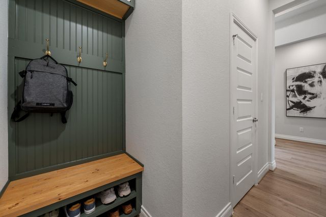 924 Hornsby HOLW, Leander, TX 78641