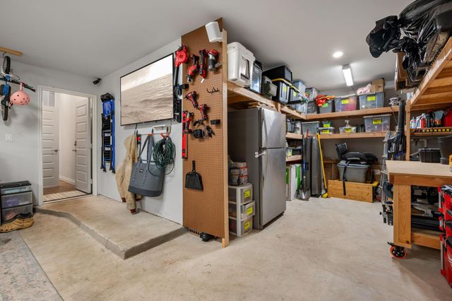 924 Hornsby HOLW, Leander, TX 78641