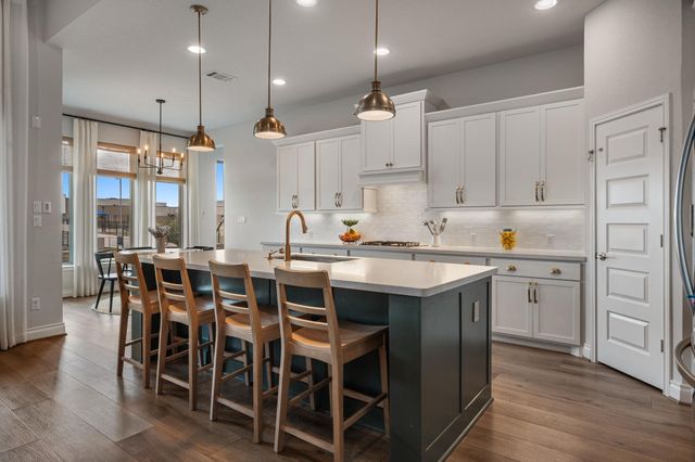 924 Hornsby HOLW, Leander, TX 78641