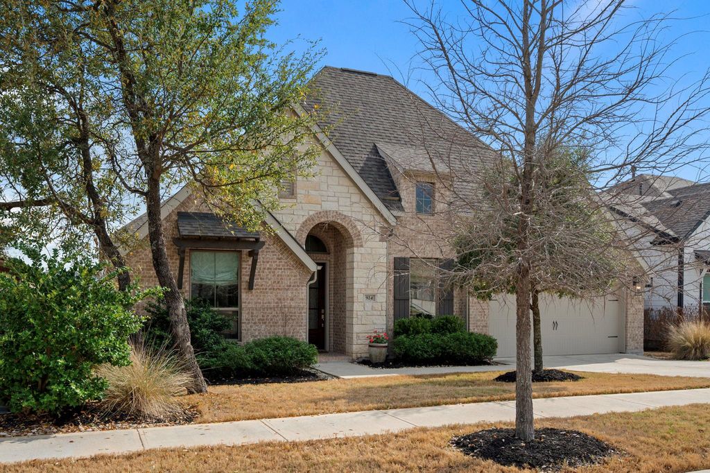 924 Hornsby HOLW, Leander, TX 78641
