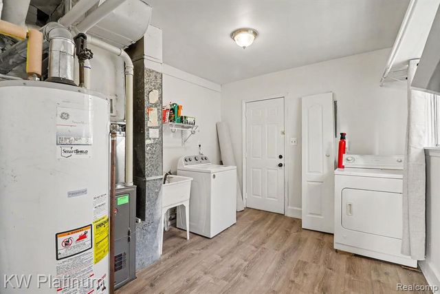 317 E Madge Avenue, Hazel Park, MI 48030