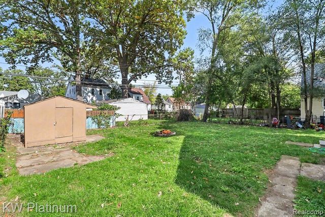 317 E Madge Avenue, Hazel Park, MI 48030