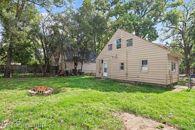 317 E Madge Avenue, Hazel Park, MI 48030