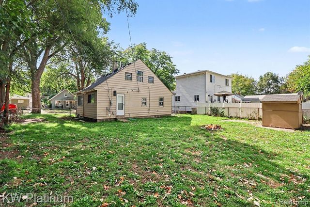 317 E Madge Avenue, Hazel Park, MI 48030