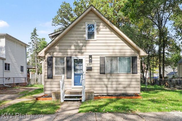 317 E Madge Avenue, Hazel Park, MI 48030