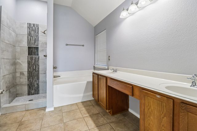 7905 Decoy Drive, Arlington, TX 76002