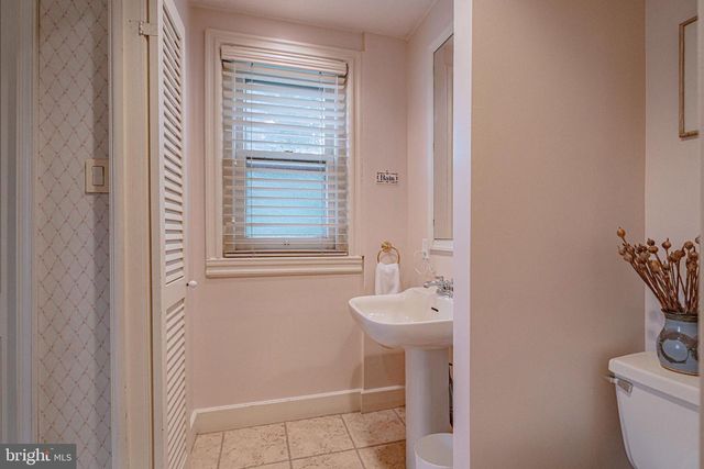 407 N 8TH ST, Allentown, PA 18102