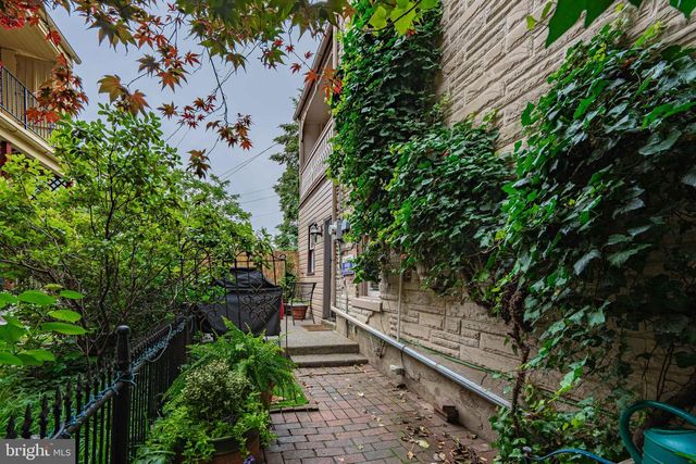 407 N 8TH ST, Allentown, PA 18102