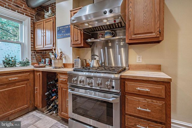 407 N 8TH ST, Allentown, PA 18102