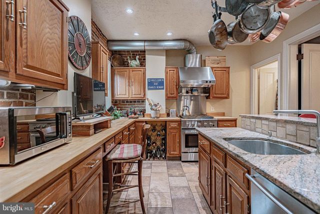 407 N 8TH ST, Allentown, PA 18102