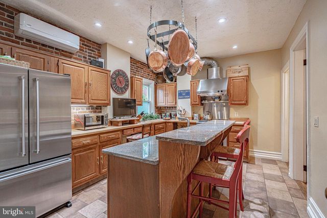 407 N 8TH ST, Allentown, PA 18102