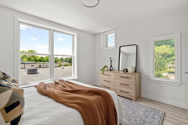 602 Canterbury U9, Boston, MA 02131