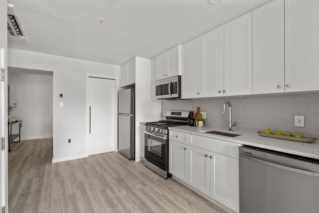 602 Canterbury U9, Boston, MA 02131