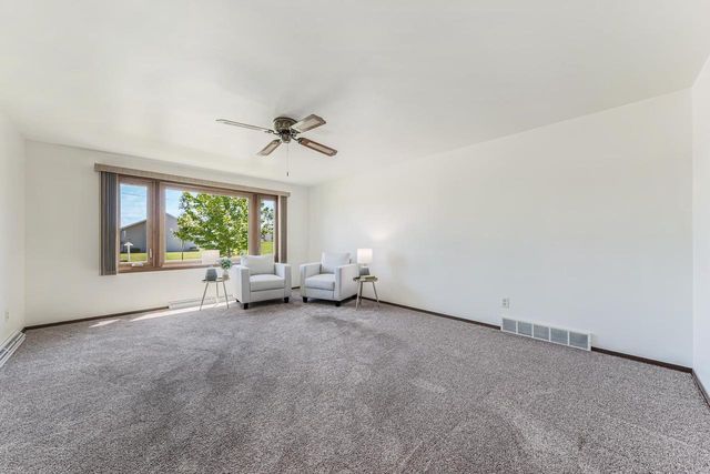 3600 E NEWBERRY STREET, Appleton, WI 54915