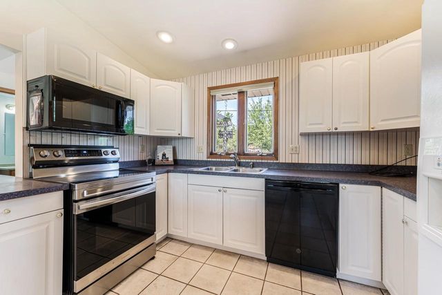 3600 E NEWBERRY STREET, Appleton, WI 54915