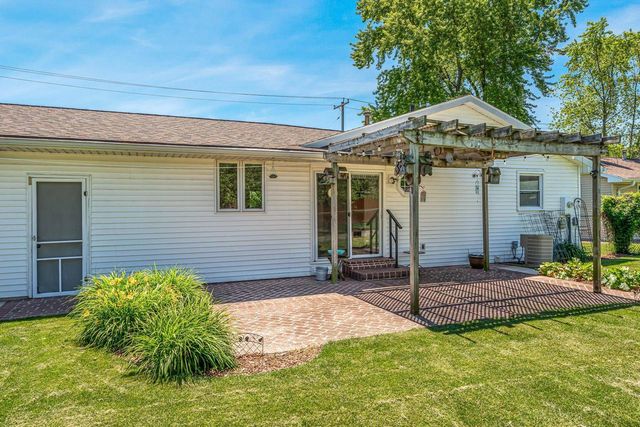 3600 E NEWBERRY STREET, Appleton, WI 54915