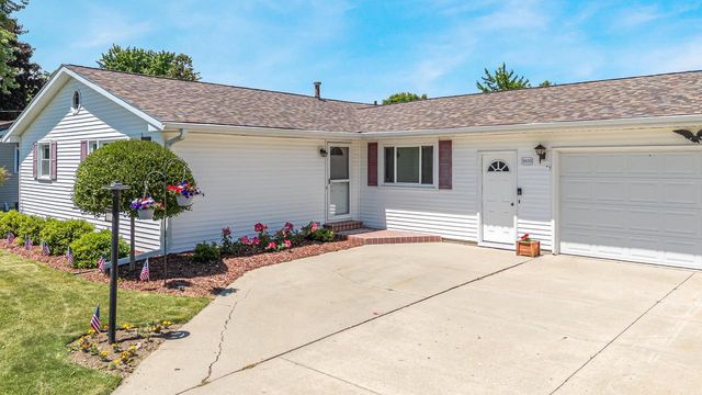 3600 E NEWBERRY STREET, Appleton, WI 54915