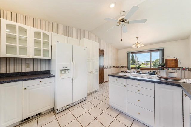 3600 E NEWBERRY STREET, Appleton, WI 54915
