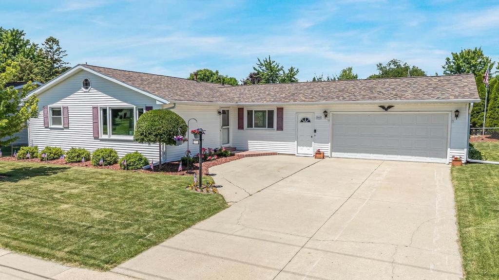 3600 E NEWBERRY STREET, Appleton, WI 54915