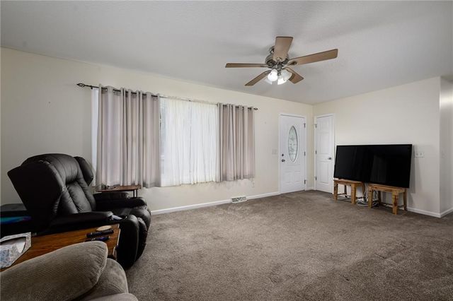 510 S 2nd Street, Lansing, KS 66048