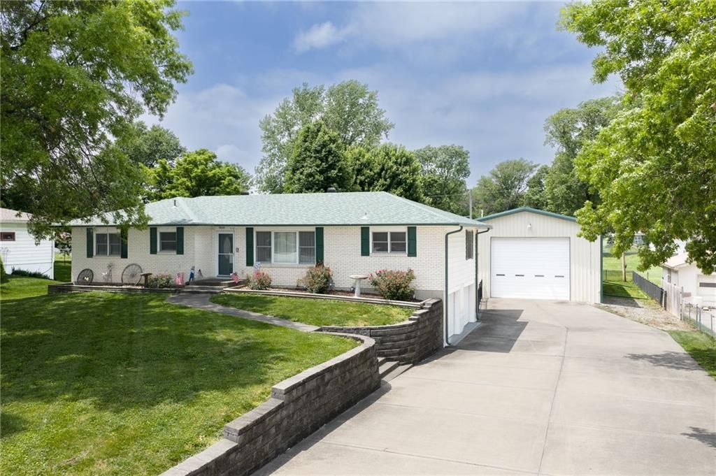 510 S 2nd Street, Lansing, KS 66048