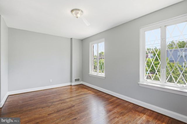 624 JEFFERSON ST NE, Washington, DC 20011