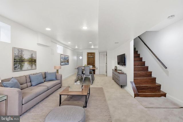624 JEFFERSON ST NE, Washington, DC 20011