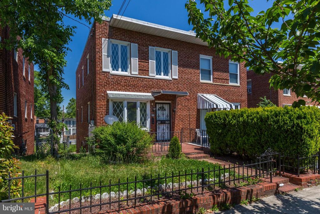 624 JEFFERSON ST NE, Washington, DC 20011