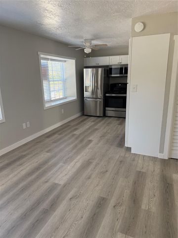 505 Waco Street 3, Conroe, TX 77301